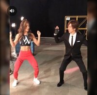 DAIGO、話題のフィットネストレーナー・AYA指導の「トレーニング動画」を公開