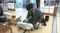 次々とアイテムを取り出す窪田七段
