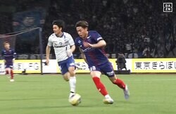 Ｊリーグで衝撃弾！「三笘薫2世」の“70m爆走ゴラッソ”が「年間ベストゴール候補」「これだからドリブル無双系選手はやめられない」「ベイルを思い出した」俵積田晃太に称賛続々