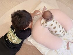 辻希美、三男と次女の“後ろ姿”を公開「可愛い過ぎるだろぉー 癒しの塊」