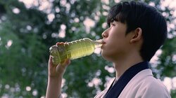 藤井聡太王位・棋聖、サントリー緑茶「伊右衛門」CMに10日から登場 本木雅弘・芦田愛菜との対談映像も解禁に