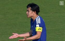 「中東の笛か？」日本代表主将に“謎のイエローカード”「そんな接触してないけど…」「何の警告よ」市原吏音への疑惑ジャッジにファン困惑【U23アジアカップ】