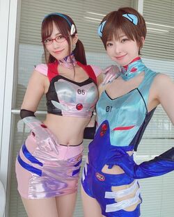 「超可愛い」「めちゃ似合ってる」霧島聖子、「エヴァ」マリ＆シンジの華麗なレースクイーン姿に反響