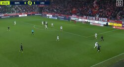 「めっちゃ純也さん見てる」中村敬斗から伊東純也へ“超滞空パス”炸裂でファン興奮　日本代表ホットライン開通で美しすぎるサイドチェンジからチャンス創出の瞬間