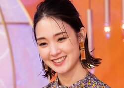 剛力彩芽、芸能界から超売れっ子キャバ嬢に転身した女性に憧れ…「私も働いてみたい」