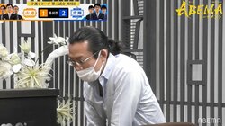 松尾歩八段「煮えたぎってる」ジャケットオフ＆ボタン2つ開けの本気モードに ファン「セクシー過ぎる」と大興奮／将棋・ABEMAトーナメント