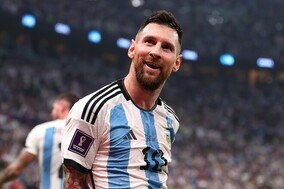 「人間の土俵にいない」メッシの圧巻アシストにファン驚嘆！「グバルディオルをチンチンにする神の子」【W杯準決勝】