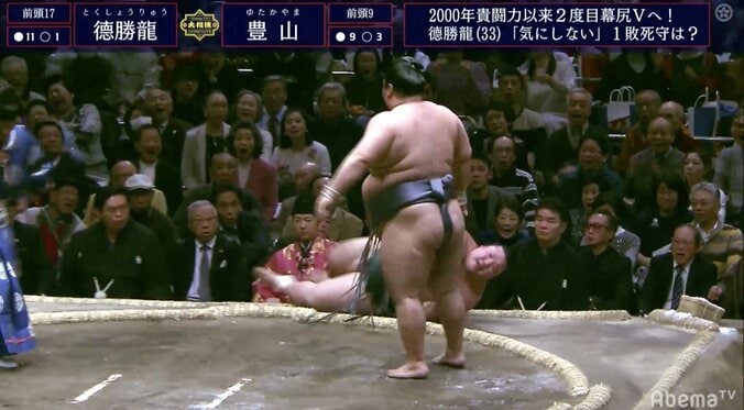 徳勝龍が12勝目、土俵際の突き落としで3日連続の逆転　錣山親方「嬉しいより、苦しいはず」 1枚目