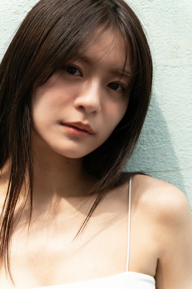 今大注目の若手女優・永瀬莉子、“今の魅力”を詰め込んだ1st写真集のタイトルは『glimmers』 3枚目