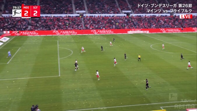 神アシスト！ 堂安律の“４連続スーパープレー”にファン驚愕！「えぐすぎ」「うんまっ」裏抜け→ビタ止めトラップ→ドリブル→クロスでマインツ守備陣破壊 5枚目