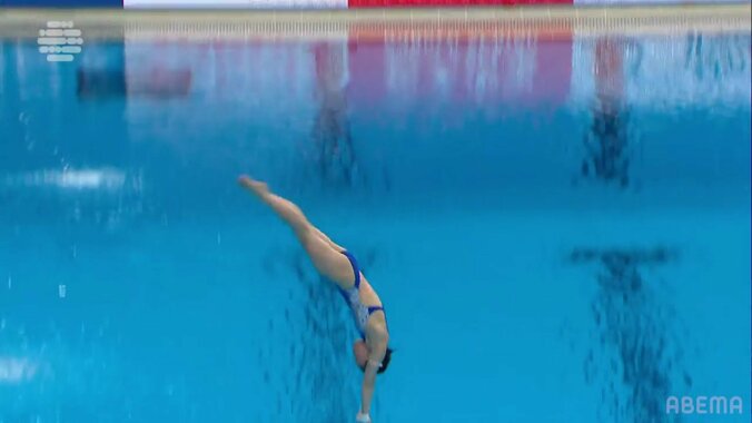 飛沫なさすぎ！20歳の中国無敵女子がレベチ過ぎて笑うしかない「もうオール10で」圧巻入水と完璧空中演技で衝撃的高得点「ウィニングダイブです」 5枚目