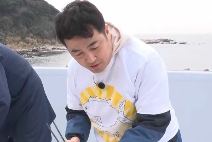 【写真・画像】元料理人の水田、釣った鯛をその場で姿造りに！圧巻の出来栄えに「すごすぎる」「かっこいい」絶賛の声　1枚目