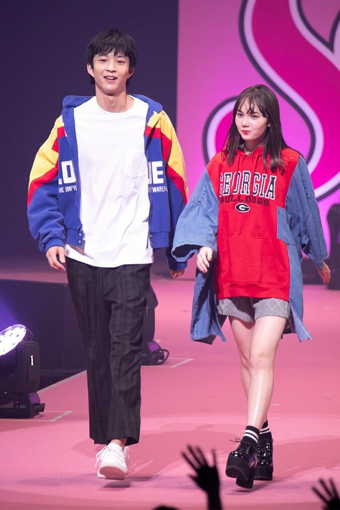 竹内涼真＆浜辺美波、新田真剣佑のサプライズ登場に大歓声！ -Seventeen 夏の学園祭2018【画像集】 26枚目