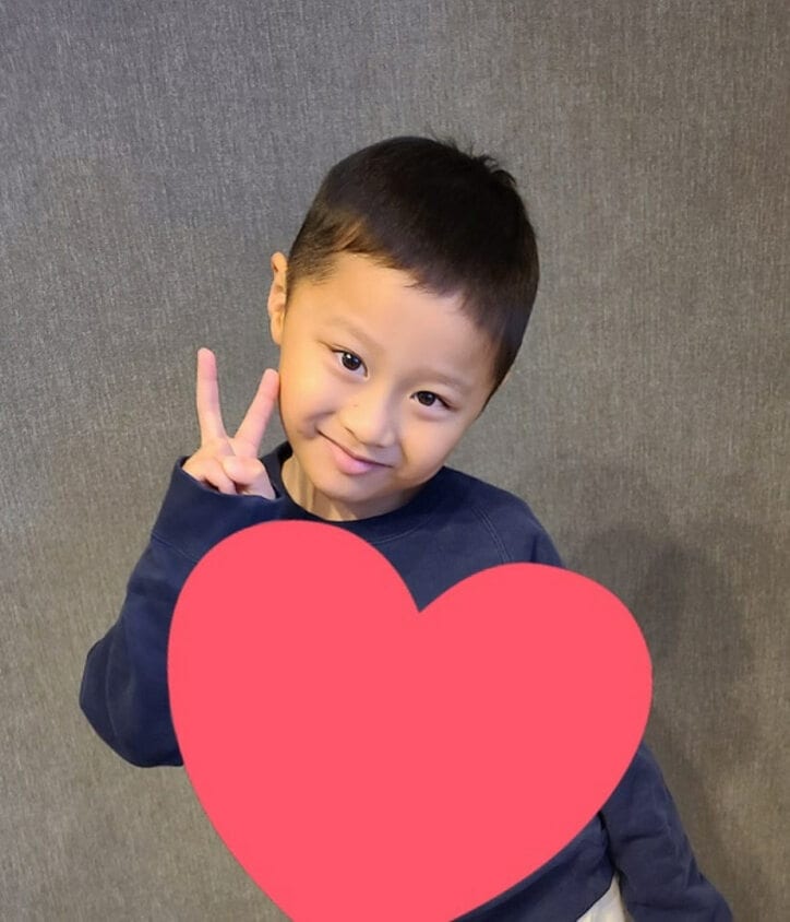 小原正子、長男の卒園が近づき涙「え？まじ？もう？！」