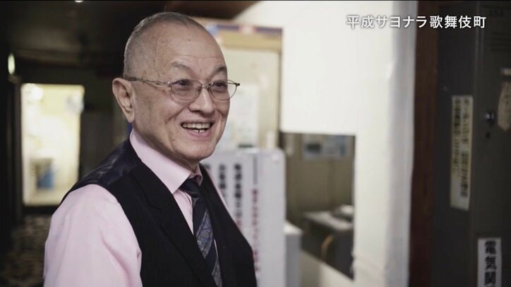 引退を余儀なくされた元ヤクザ、詩を書くホームレス…平成の歌舞伎町を生きた人々を撮り続ける韓国人カメラマン