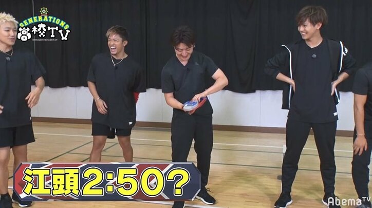 まるで江頭2:50！？　佐野玲於、握力測定で力出しすぎで大絶叫＆ヘンなポーズに「どぉああああ！！」