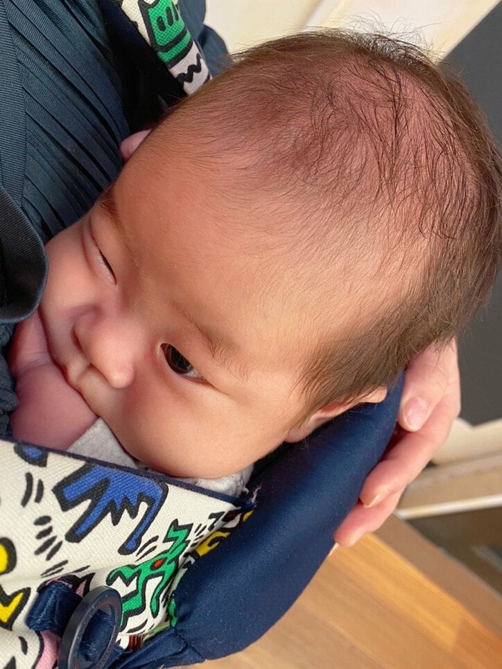 浜田ブリトニー 息子が生後2か月を迎えたことを報告 おめでとう 可愛い の声 話題 Abema Times