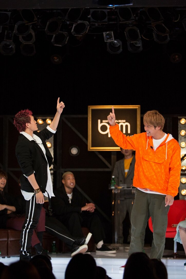 白濱亜嵐がEXILE黒木に馬乗りに！？ AbemaTVでガチ対決