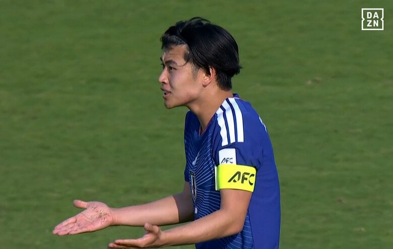 「中東の笛か？」日本代表主将に“謎のイエローカード”「そんな接触してないけど…」「何の警告よ」市原吏音への疑惑ジャッジにファン困惑【U23アジアカップ】