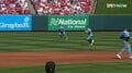 「やべ、俺見えないわ!」「俺だって見づらいよ!」快晴のデーゲームに舞ったフライでメジャーリーガーがドタバタ劇「ナニコレ」「日差し強そう」