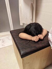 高橋真麻『よもぎ蒸しの椅子』