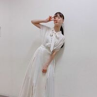 「めっちゃ綺麗で美人」「天使だ」大友花恋のお茶目な“むににピース”のオフショットにファン絶賛