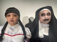 「メイク凄すぎ」「夢に出る〜」おかずクラブの“アナベル＆ヴァラク”なりきりショットが話題