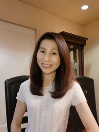 武東由美　『ロゴが可愛い20年前購入シャネルのトップス！』