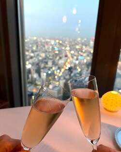 藤あや子、24歳年下夫の誕生日を祝福「穏やかで優雅な雰囲気に包まれてお祝い出来ました」