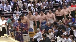 大相撲で“クセつよ”タレントが映り込む珍事 「壱山本w」「油谷さんw」ネット騒然