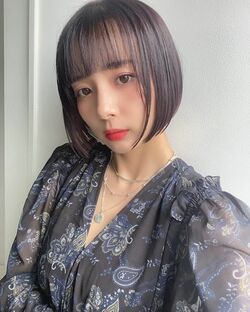 「めちゃめちゃ似合う」「大好きな長さ」モデル雀士・岡田紗佳の定番ショートボブに絶賛の声