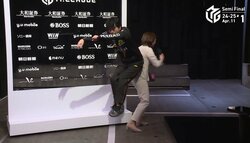 「トウッ！」萩原聖人、リポーター＆ライバル雀士にヒップアタック3発の大暴れ “被害者ニンマリ”みんながおいしい罰ゲーム／麻雀・Mリーグ