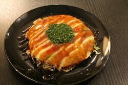 みきママ、“大発明”の広島風お好み焼きを公開「すべてのせて、電子レンジで5分！」