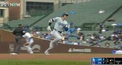 球場騒然！ 大谷翔平、一気に急加速する“爆速走塁”がヤバすぎる　異次元スピードで三塁へあっという間に到達 「速くなってるな」「どんなエンジンだよ…」