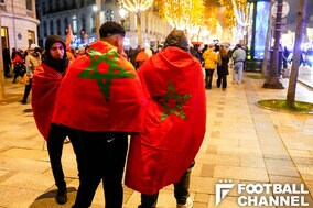 フランス代表対モロッコ代表でやはり騒動。フランスで発炎筒の投げ込みなど発生