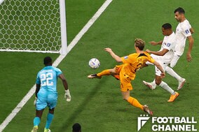 ばっちり狙い通り！ デパイの好ボレーを無駄にしないオランダ代表MFの押し込み弾