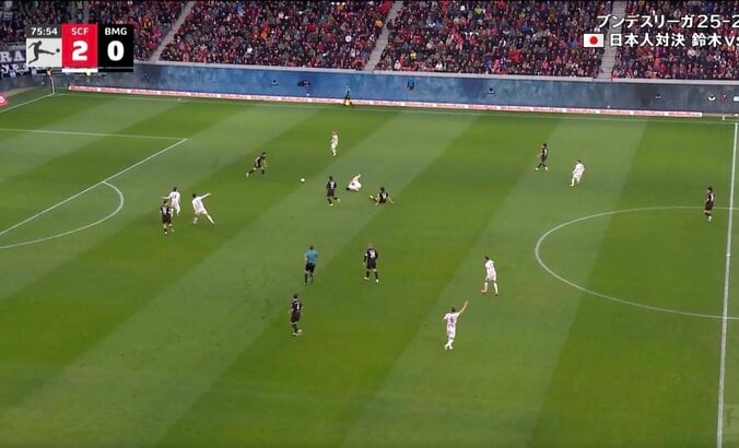 「吹っ飛んだな」高井幸大、“爆速危険タックル”炸裂の瞬間「ガッツリ削った」「回ったな…」鈴木唯人を神ブロック→即スライでブンデス初警告 5枚目