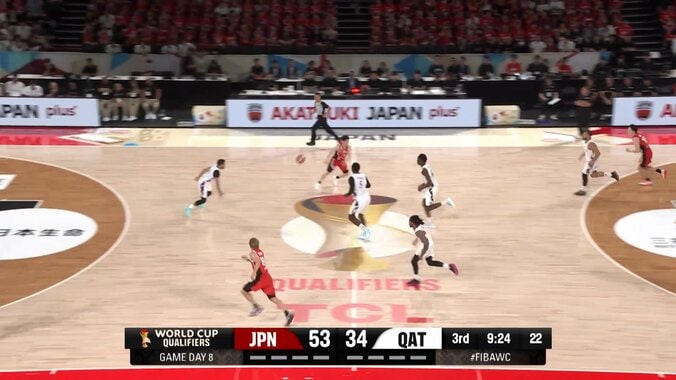 「なんだ今の！？」八村塁＆河村勇輝の“豪速球→ノールックパス”に騒然！NBAコンビの速攻演出に「電光石火」「笑っちゃった」【バスケW杯予選】 4枚目