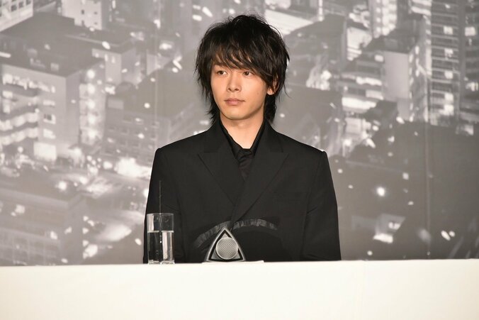 中村倫也、佐藤浩市のクリスマス&誕生日プレゼントに「ラブです」 7枚目