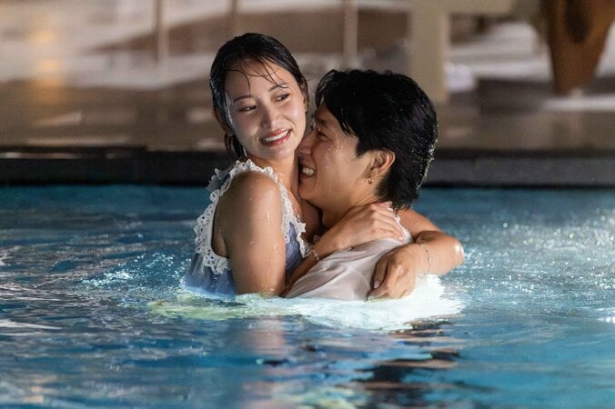 元AKB48、夜プールで音漏れる濃厚キス…水中カメラが抑えた過激映像に「うわうわうわ！」 4枚目
