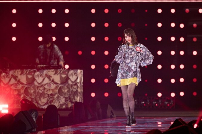 乃木坂46、白石麻衣は”クールまいやん”、松村沙友理は”にこるんポーズ”でTGCランウェイ堂々闊歩 17枚目