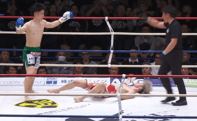 相打ちからの衝撃KO