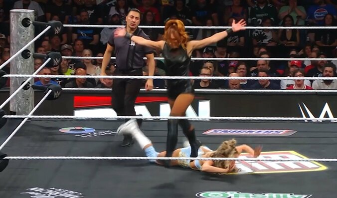 とにかく非情な振る舞いを続けたベッキー・リンチ