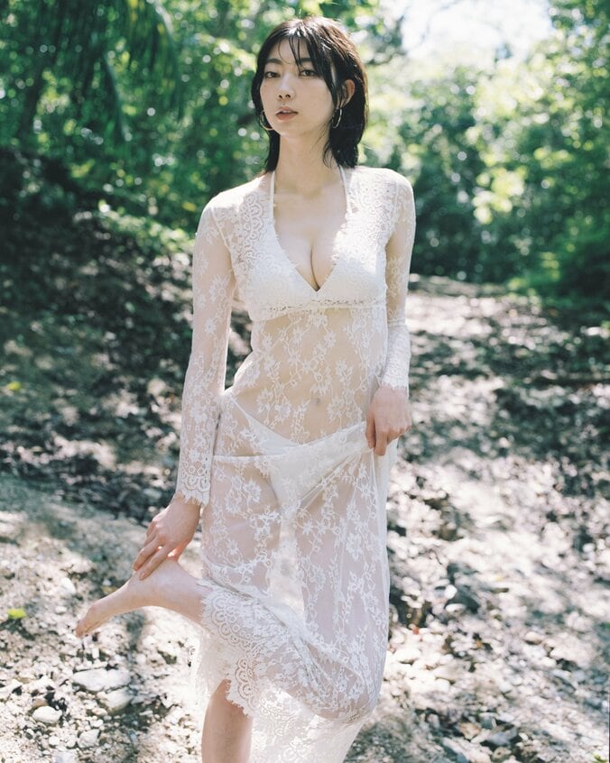 身長180cm＆B90の圧巻プロポーション 俳優・蔦谷里華の1st写真集『泥中の華』が8月19日に発売決定 2枚目