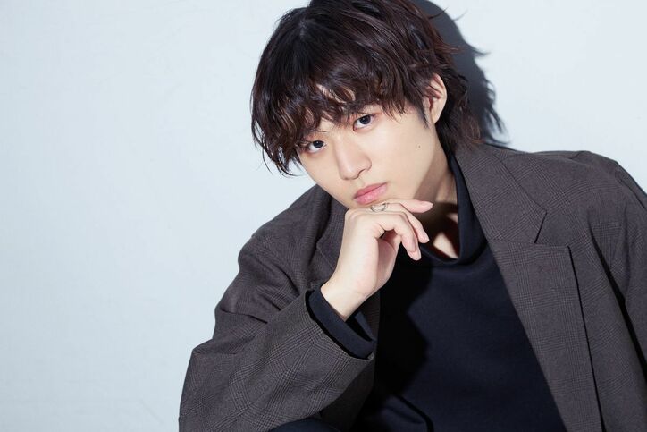 主役決定編に向けて視聴者投票開始『主役の椅子はオレの椅子~主役決定編~』開幕!尾上松也が俳優たちを撮影