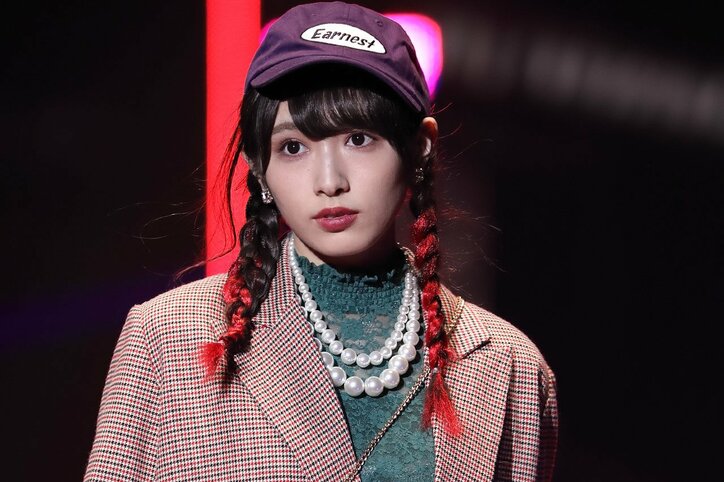 【画像集】欅坂46渡邉理佐・渡辺梨加が手を繋いで登場 - 東京ガールズコレクション2017A/W