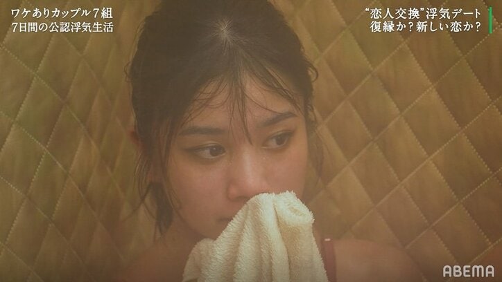 好きな人の前で他の男子と水着でイチャイチャ…あからさまな見せつけに気まずい空気に『隣恋3』第3話