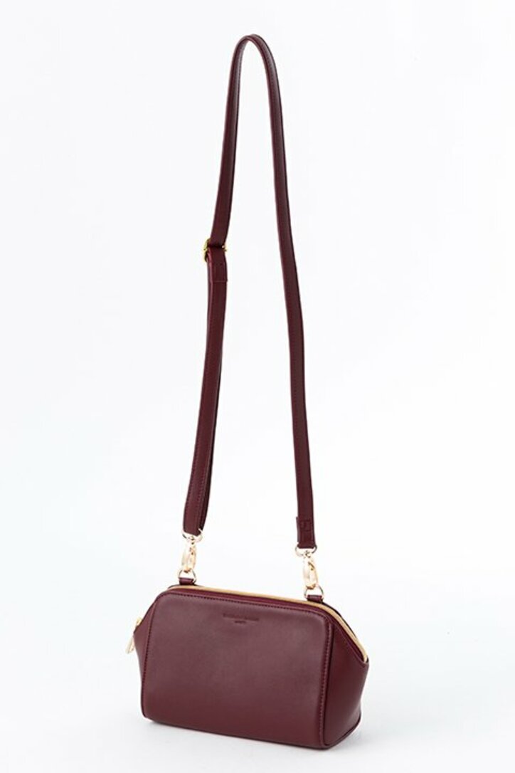 アニメ『血界戦線 & BEYOND』レオナルドとクラウスが手元に! 佐藤さきコラボのショルダーバッグとポーチが発売