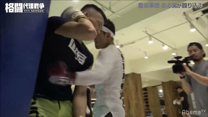 「クソやでお前」皇治のボディ打ちに“北九州の暴れ馬”悶絶……　