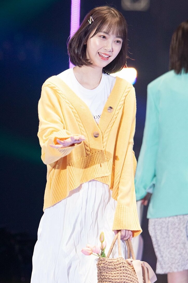 齋藤飛鳥が魅せたステージ先端の甘噛みに大歓声、乃木坂46が『TGC』に登場